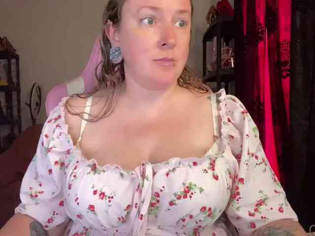 NylonQueen webcam