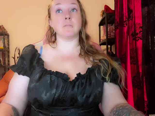 NylonQueen webcam