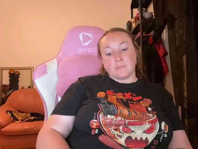 NylonQueen webcam