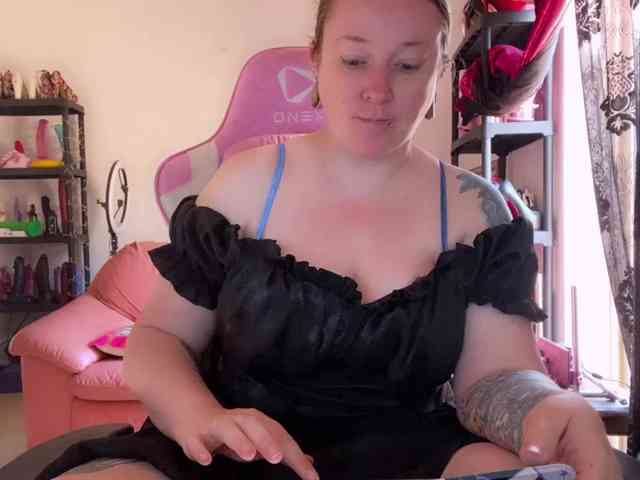 NylonQueen webcam