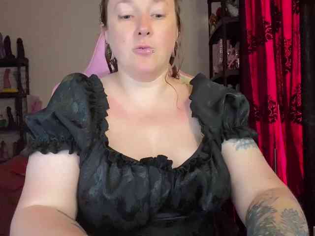 NylonQueen