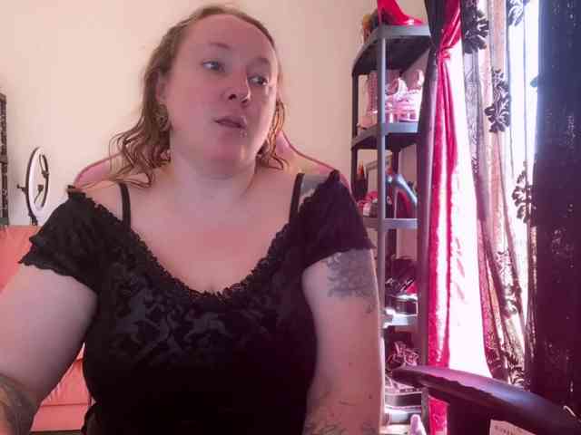 NylonQueen webcam