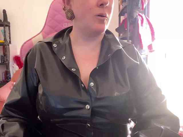 NylonQueen webcam