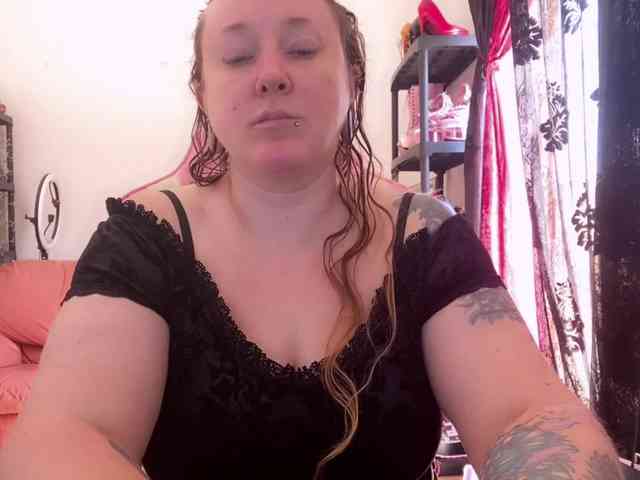 NylonQueen webcam