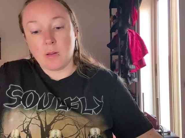 NylonQueen webcam