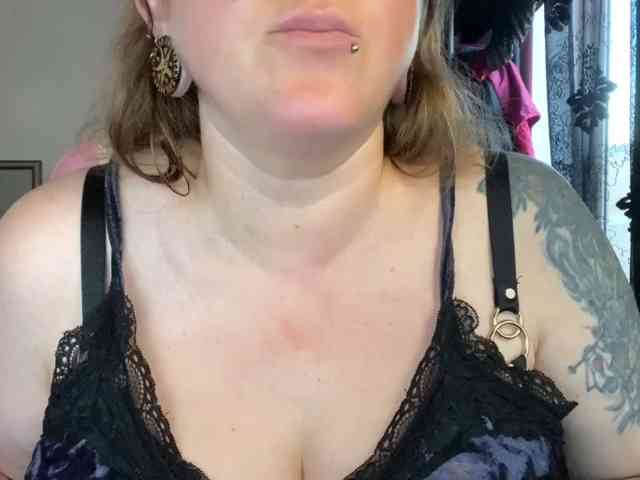 NylonQueen