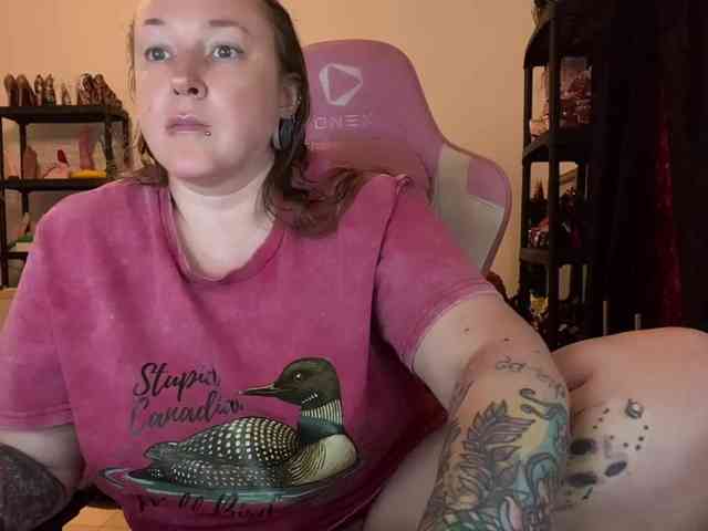 NylonQueen webcam