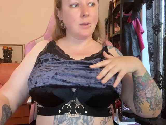 NylonQueen