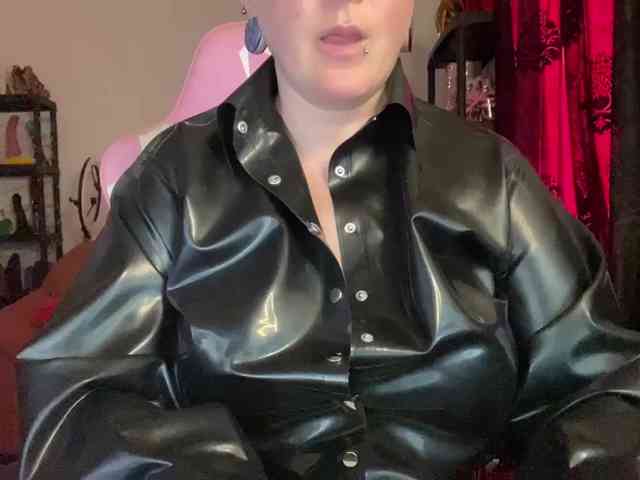 NylonQueen webcam