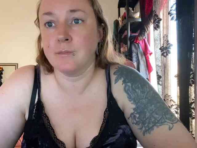 NylonQueen