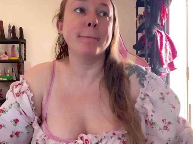 NylonQueen webcam
