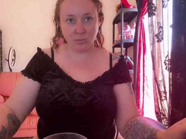 NylonQueen webcam