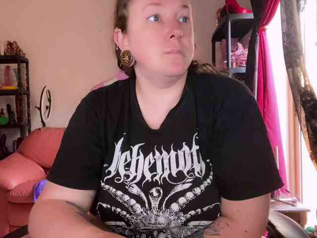 NylonQueen webcam