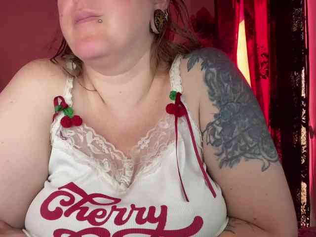 NylonQueen webcam