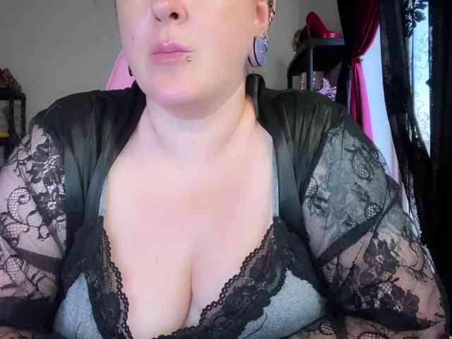 NylonQueen