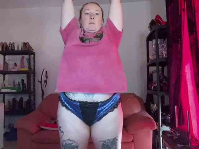 NylonQueen webcam