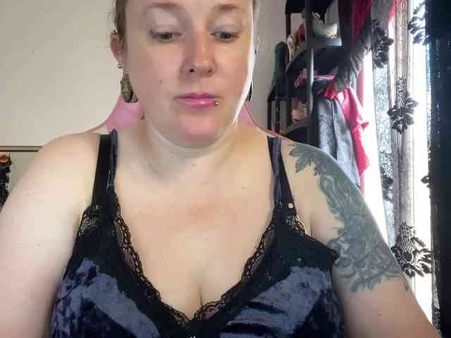 NylonQueen