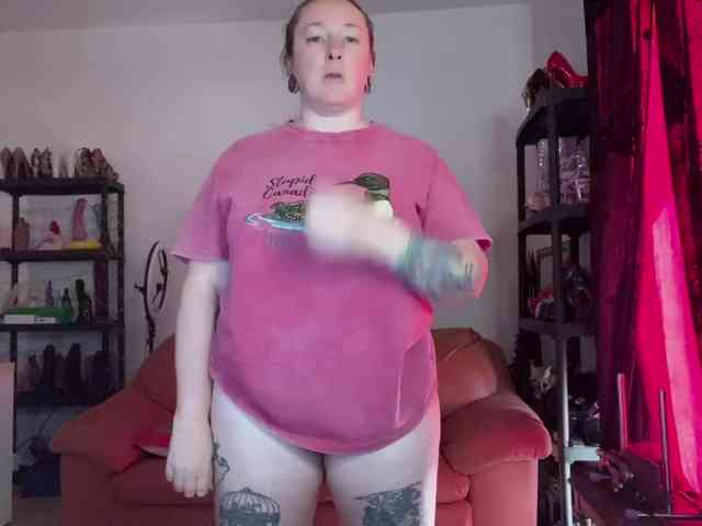 NylonQueen webcam