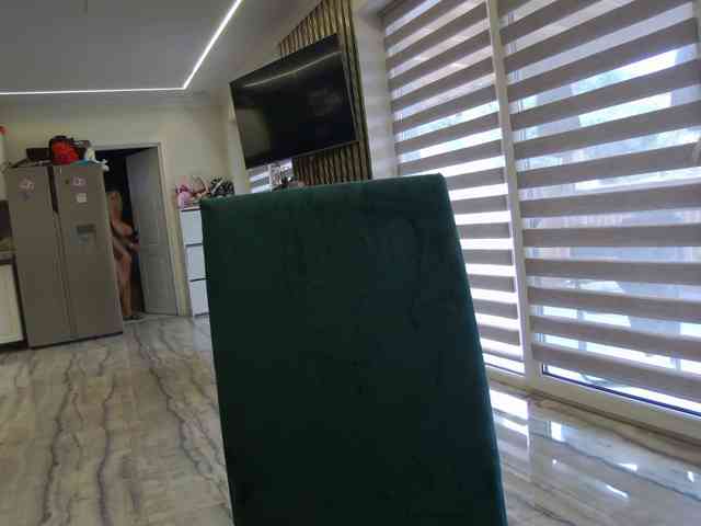 IsabellaNoirr webcam