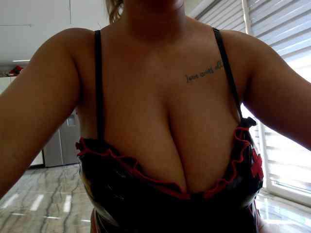 Jennifer95 Live Webcam on BongaCams