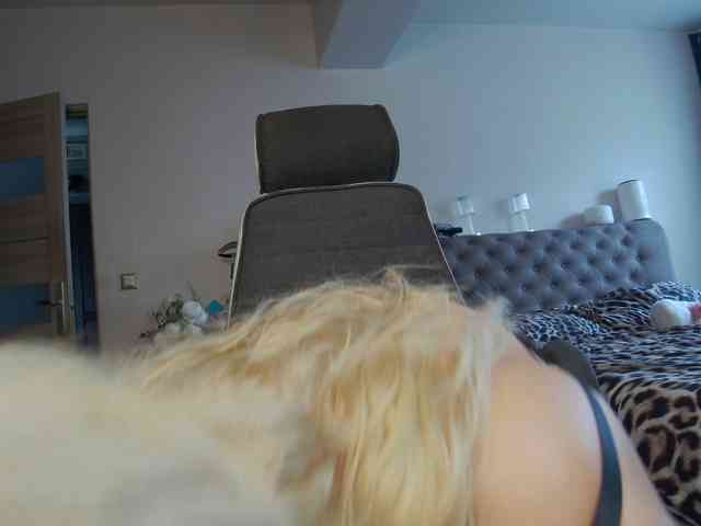 IsabellaNoirr webcam