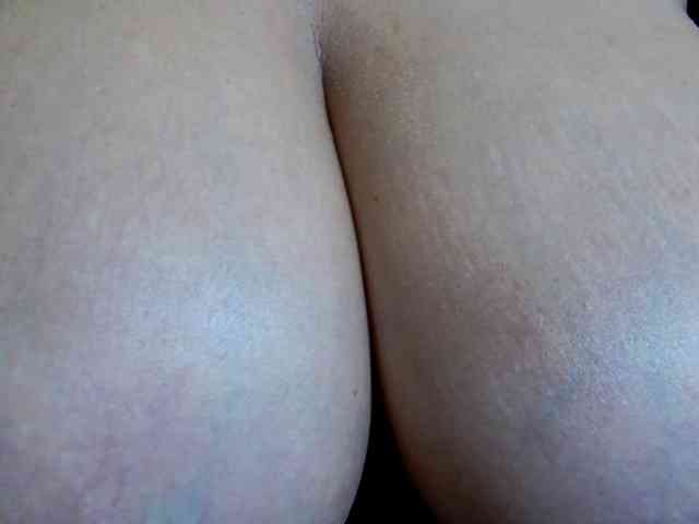 IsabellaNoirr webcam