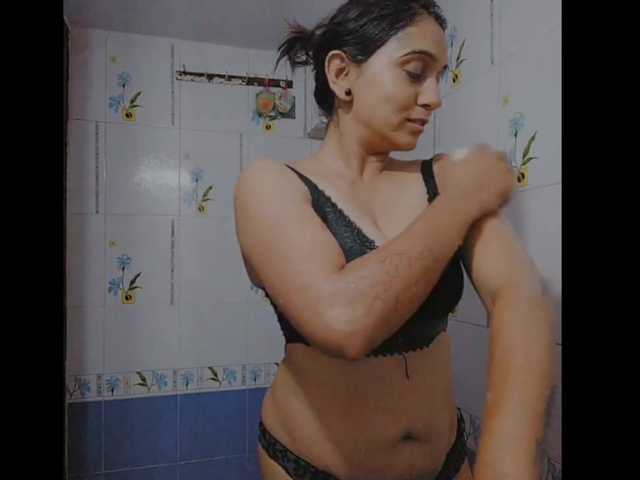 ms-anika live cam on BongaCams