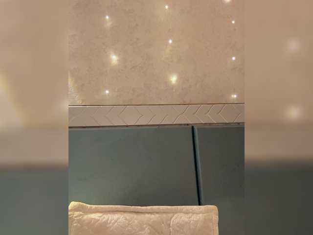 le modèle KissMec est en webcam porno dans un show sur le site bongacams, il possède les tags suivants: White/Caucasian,Brunette,Shaved