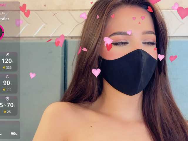 le modèle KissMec est en webcam porno dans un show sur le site bongacams, il possède les tags suivants: White/Caucasian,Brunette,Shaved