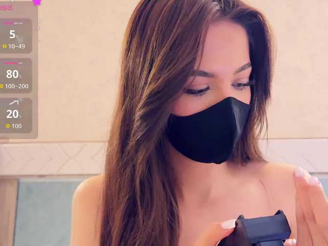 le modèle KissMec est en webcam porno dans un show sur le site bongacams, il possède les tags suivants: White/Caucasian,Brunette,Shaved