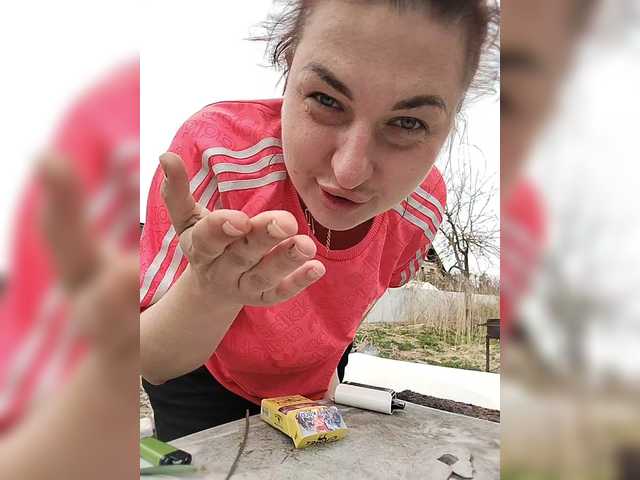 MonicaMilf's BongaCams show and profile