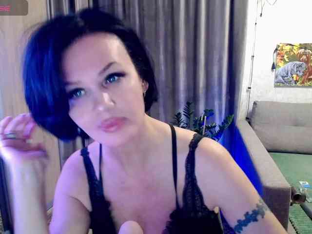 EVA1172a live female cam on bongacams