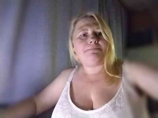 kristina543210's live room