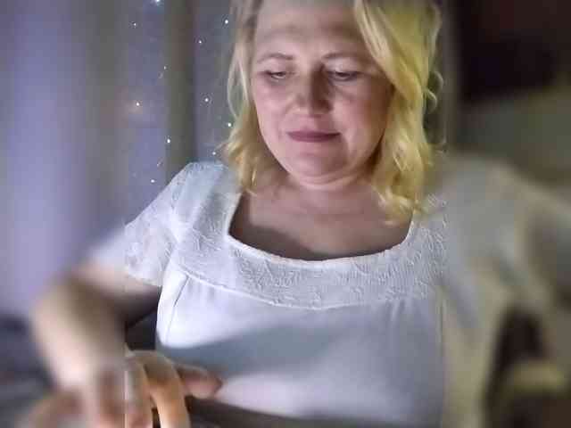 Kristina543210 webcam