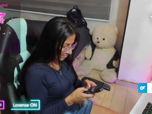 alma-blue live cam on BongaCams