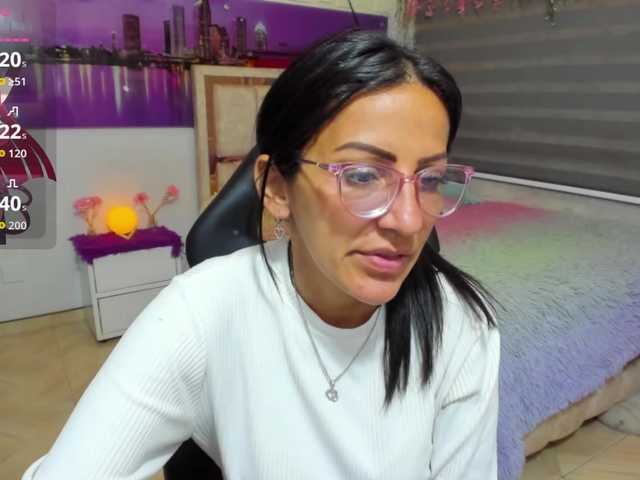 alma-blue live cam on BongaCams