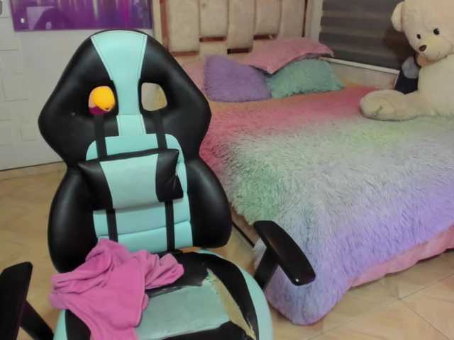 alma-blue live webcam show