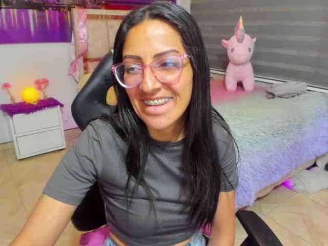 alma-blue's webcam live show