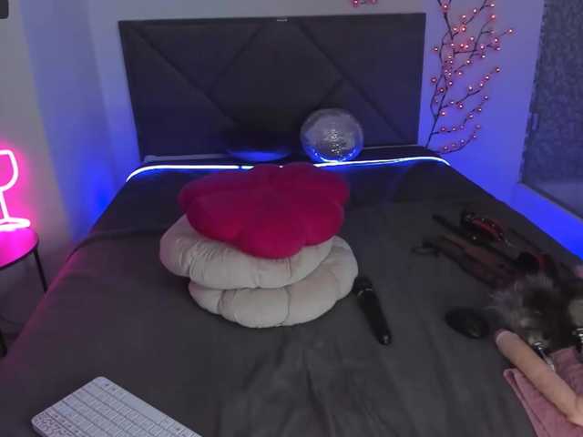 видео CassieEvans