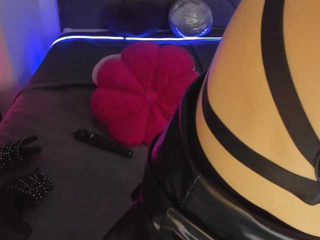 модель CassieEvans