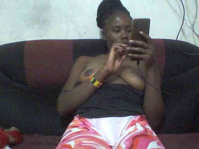 queencharry22 webcam