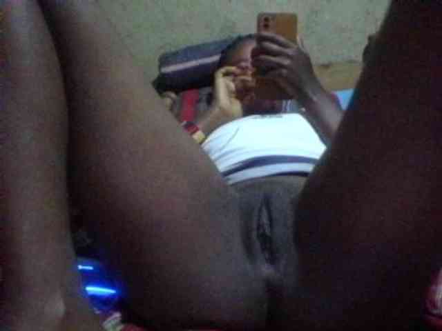 queencharry22 webcam