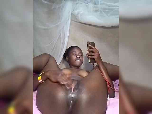 queencharry22 webcam