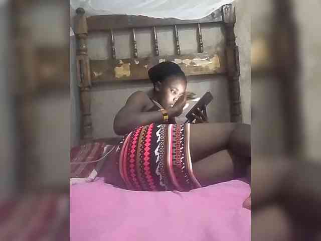 queencharry22 webcam