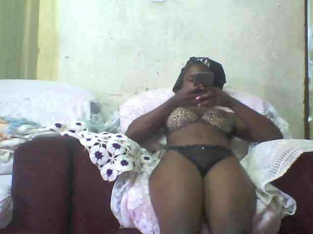 queencharry22 webcam