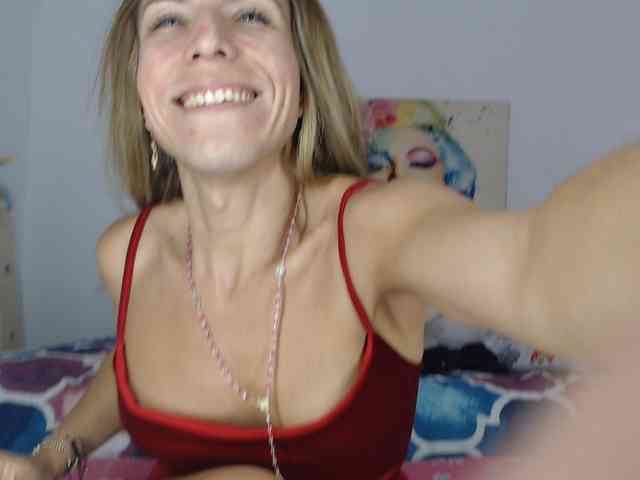 aleera-star98 Live Webcam on BongaCams