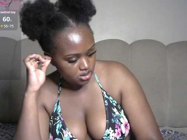 miss-caramel live cam on BongaCams