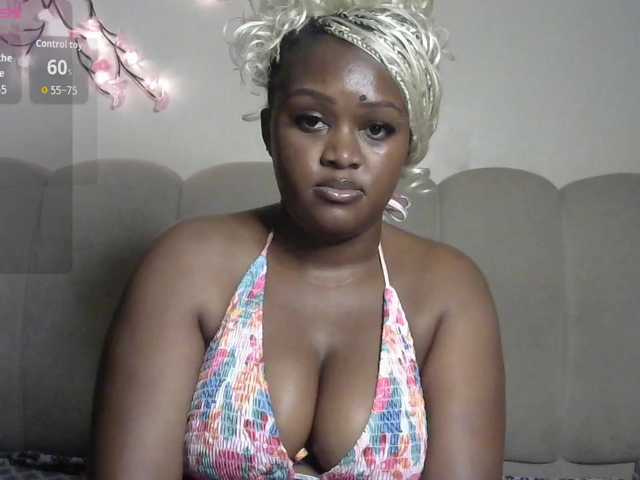 miss-caramel live cam on BongaCams