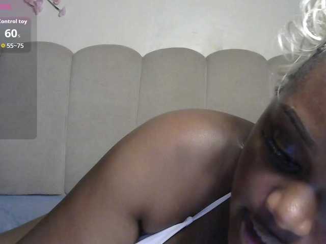 miss-caramel live cam on BongaCams