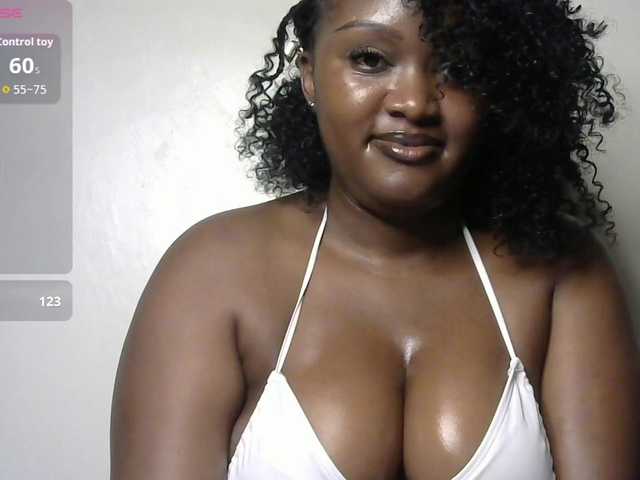 miss-caramel live cam on BongaCams